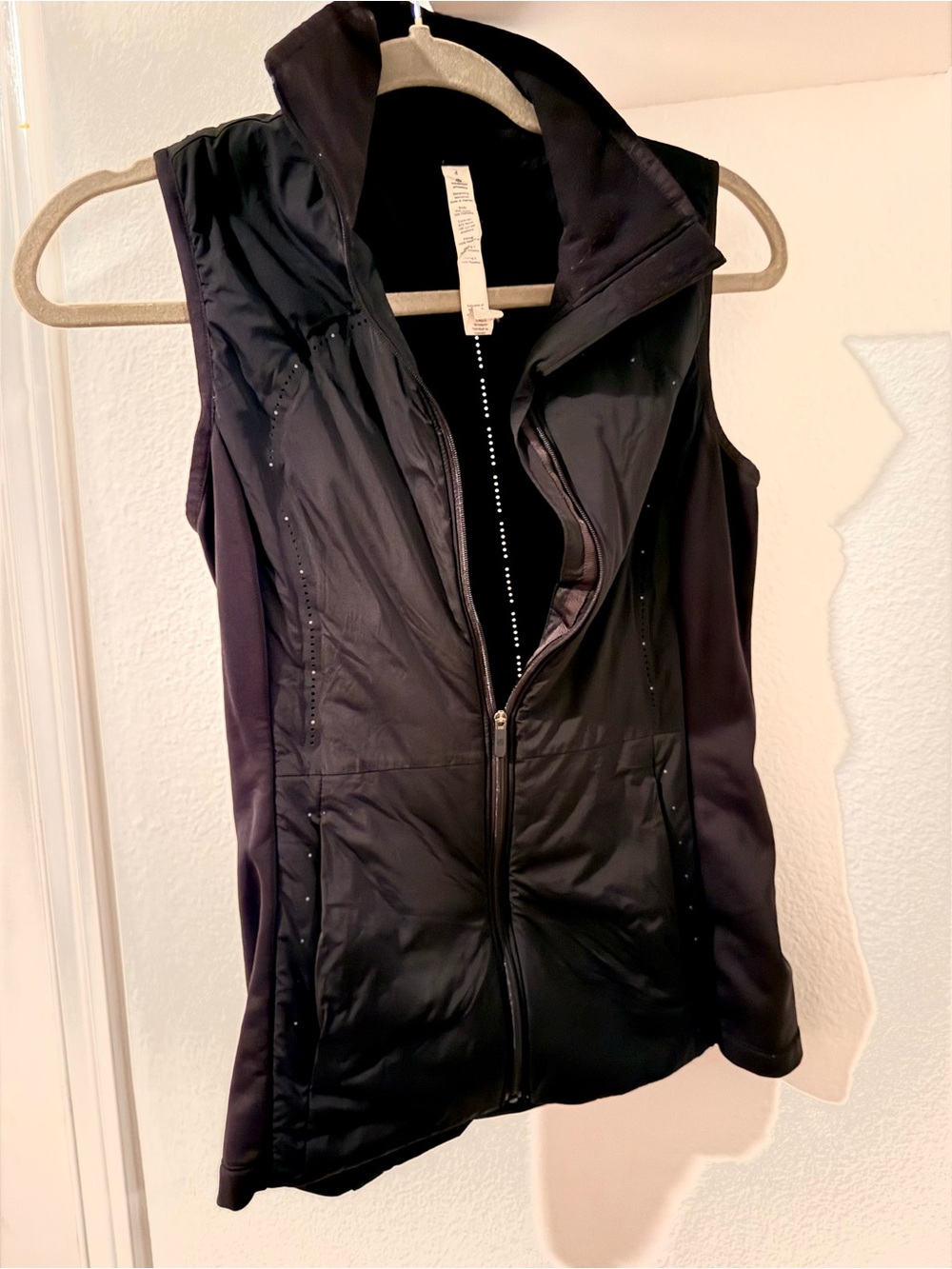 lululemon athletica Black Quilted Sleeveless Vest SIZE 4